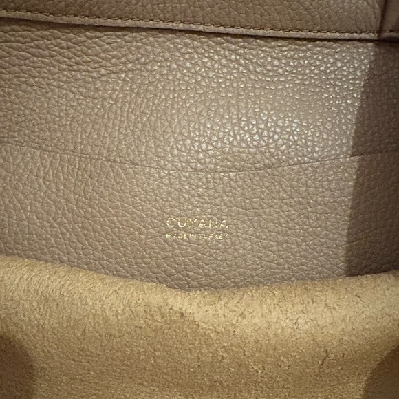 Cuyana tall easy tote in cappuccino - Picture 13 of 16